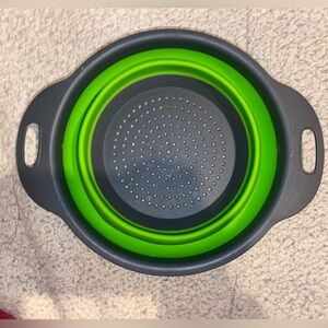 Green plastic circle strainer